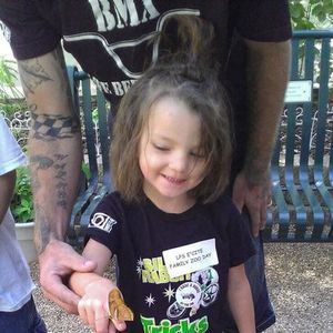 Meet your Posher, Dakota